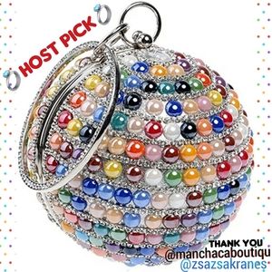 Pearl embellish purse. 📸HOSTPICK📸